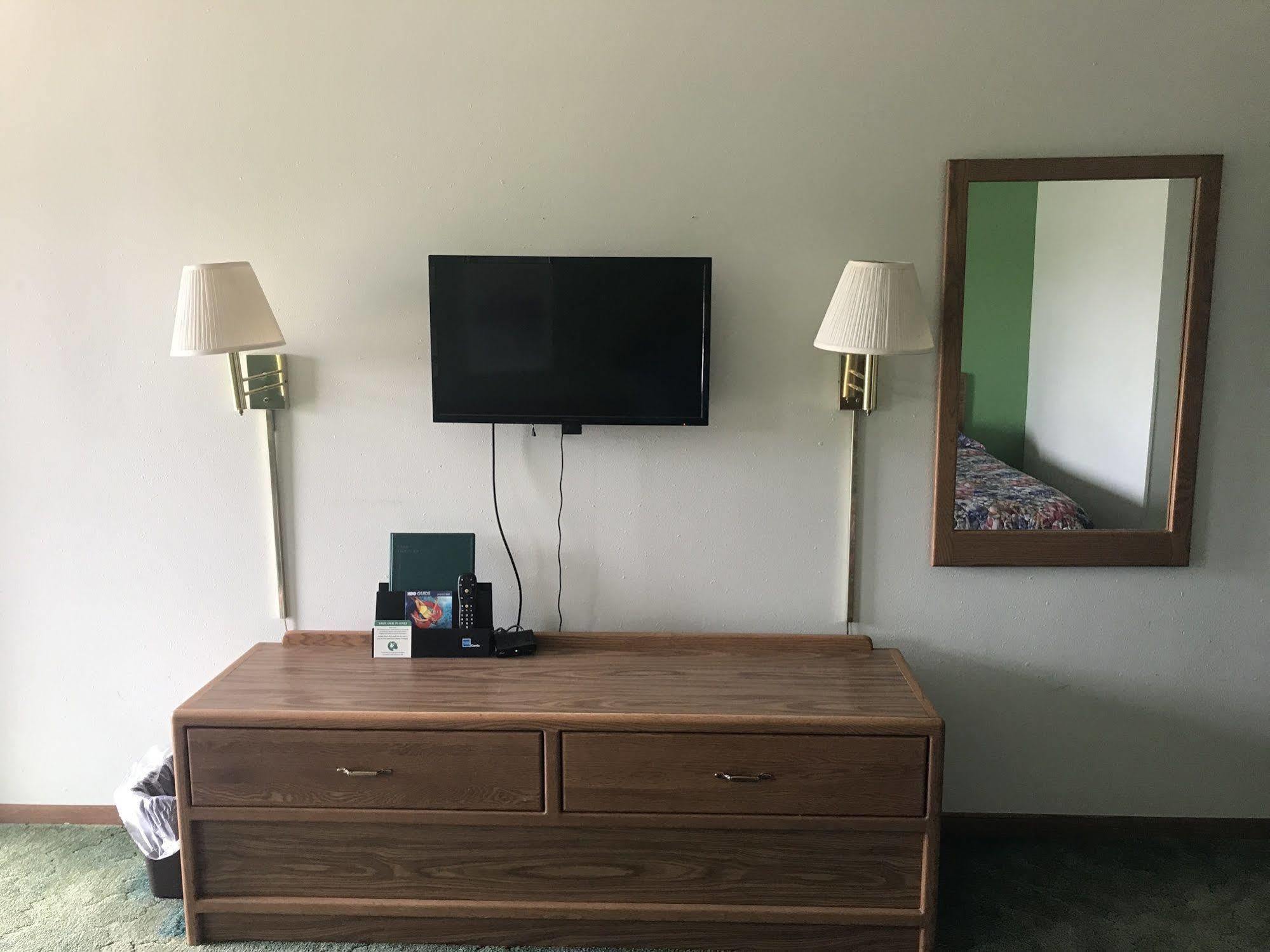 Hartwood Inn Charles City Ngoại thất bức ảnh