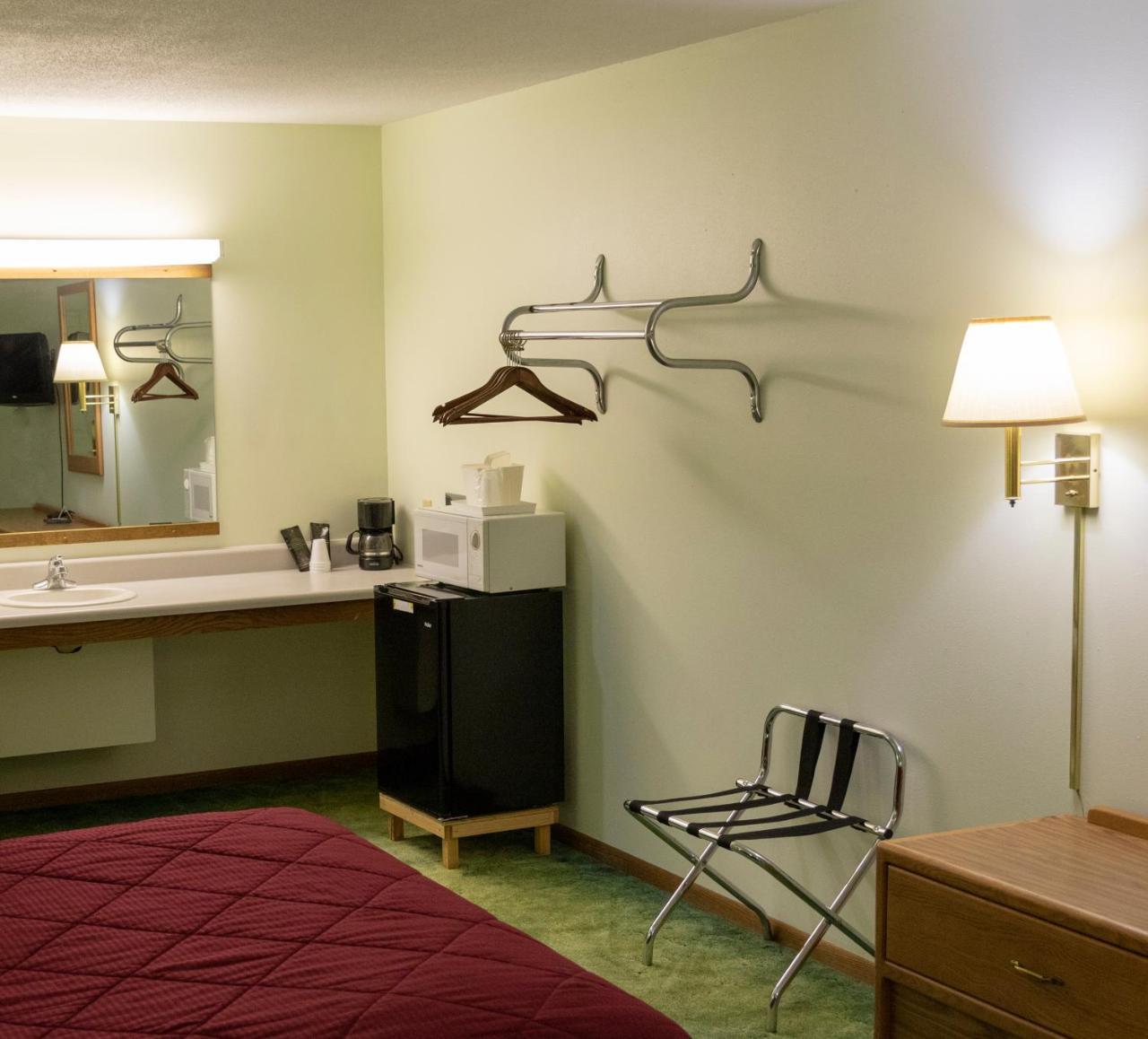 Hartwood Inn Charles City Ngoại thất bức ảnh