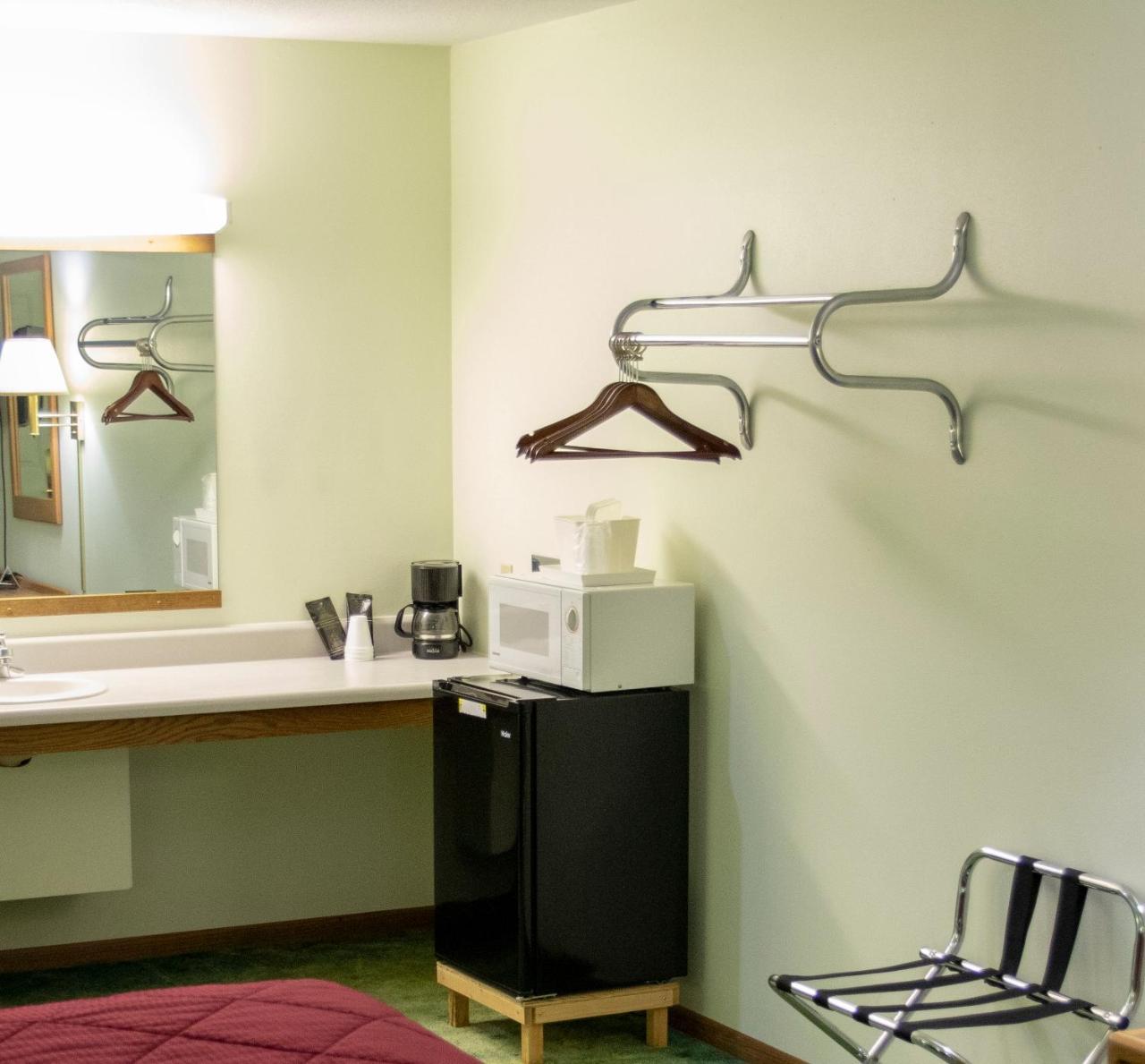 Hartwood Inn Charles City Ngoại thất bức ảnh